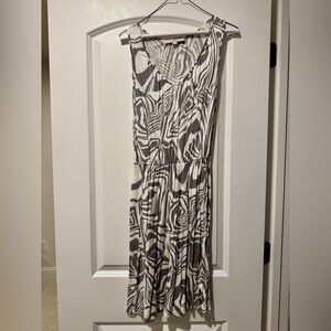Loft Stylish and soft Zebra Print Sleeveless Dress in gray and white size S